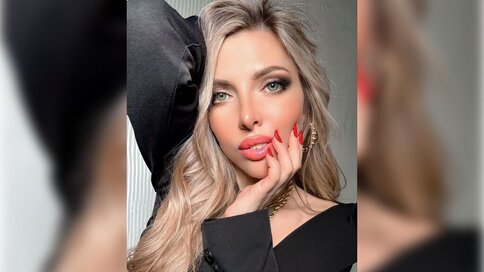 Enter TishaAllure VIP Show