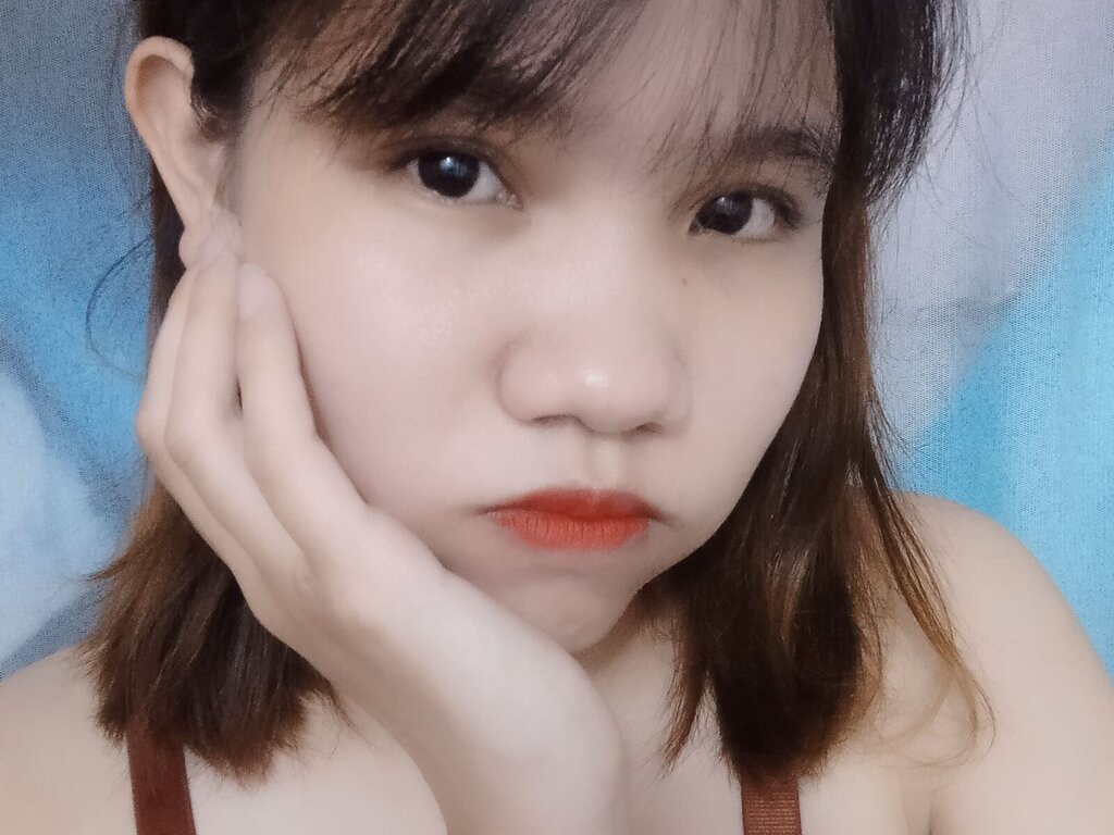 Enter ToriniHalin VIP Show