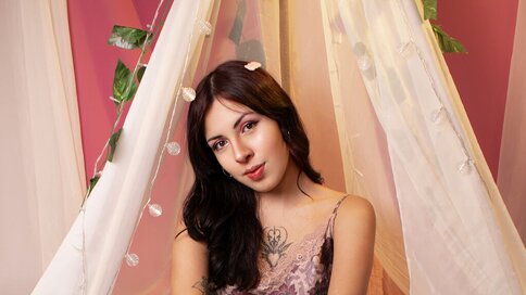 Enter ValeryBeaumont VIP Show