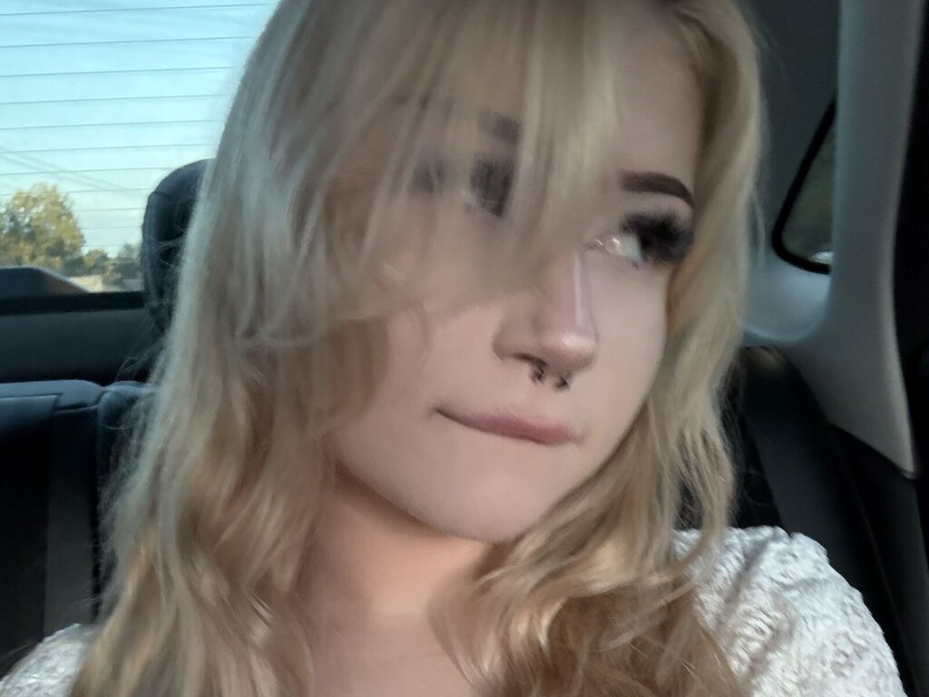 Enter VerlieRentar VIP Show