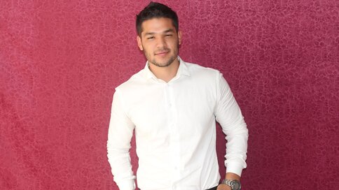 Enter VinDangelo VIP Show