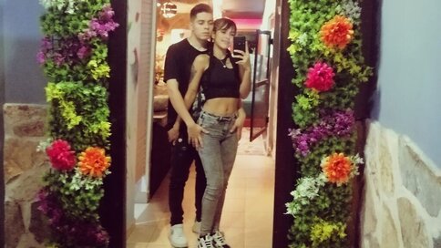 Enter VioletAndDominic VIP Show