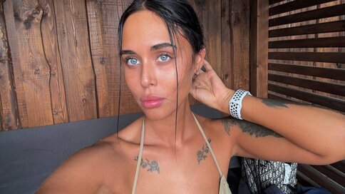 Enter VioletaThiesse VIP Show