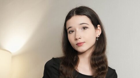 Enter VivianBlacks VIP Show