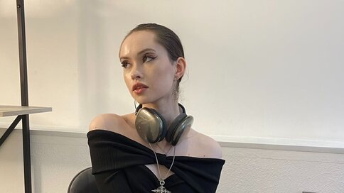 Enter WillenaShake VIP Show