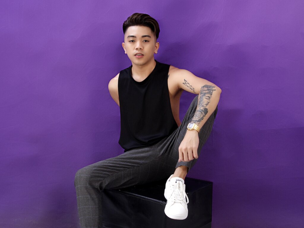 Enter XasianCUMshotX VIP Show